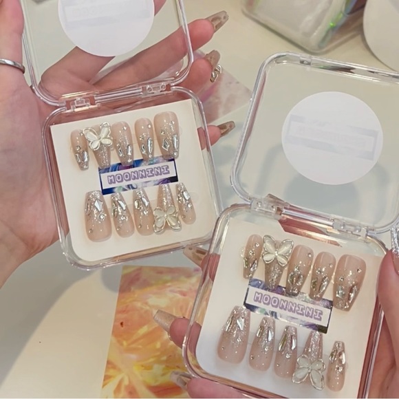 MOONNiNi handmade press on nails w/toolkit - Picture 1 of 8